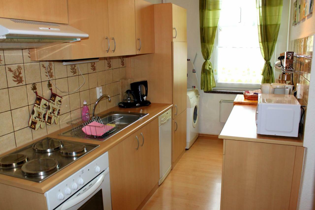 Ferienwohnung "Zur Alten Schule" Neuburxdorf エクステリア 写真